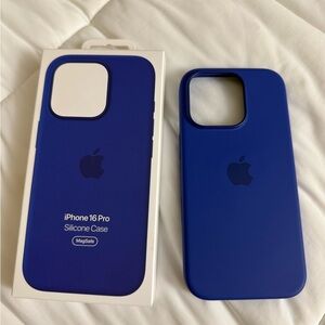 Apple iPhone 16 Pro Silicone Case - Ultramarine